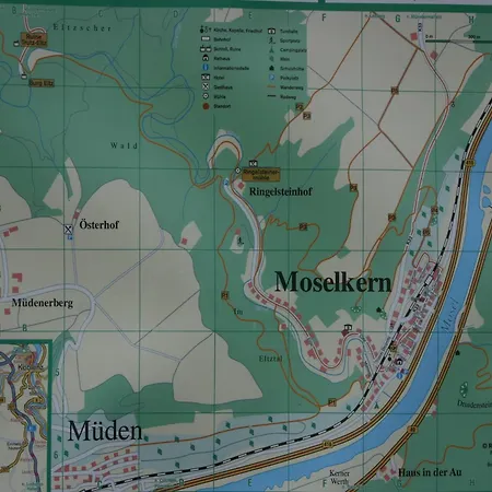 A Modern By The River Mosel Apartmán *