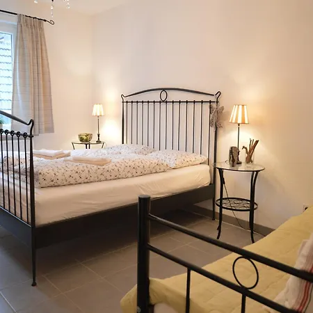 A Modern By The River Mosel Apartmán *