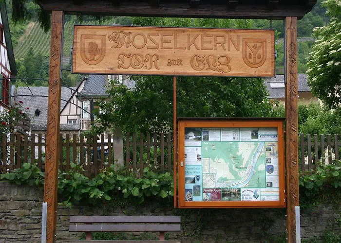 A Modern By The River Mosel Moselkern